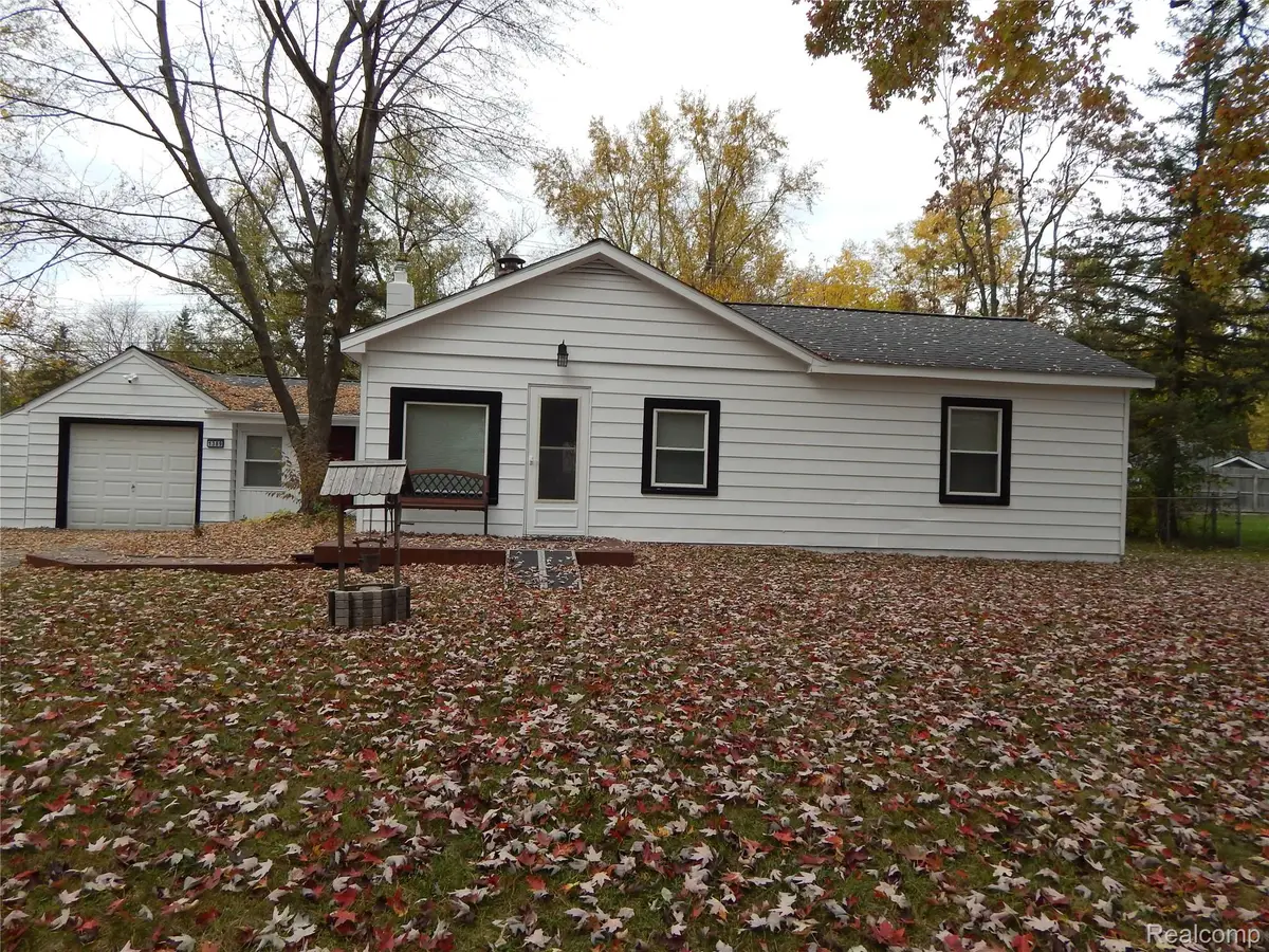 1389 Holliday DR, Orion, MI 48362 - #1