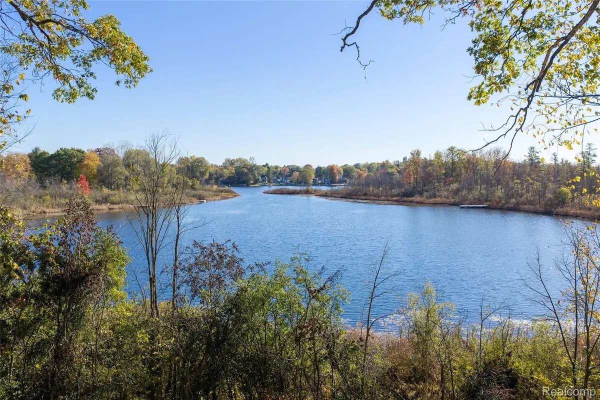 1533 Bayview ST, Orion, MI 48362 - #1
