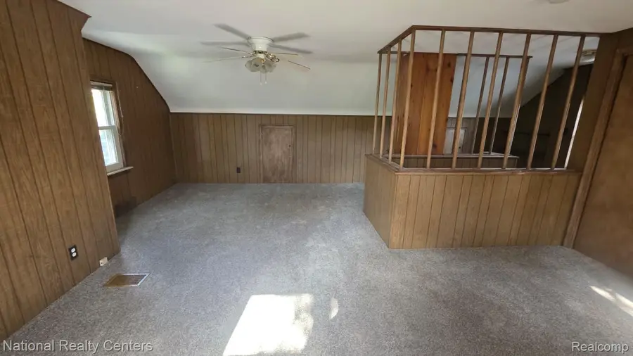 8640 Harding ST, Center Line, MI 48015 - #2