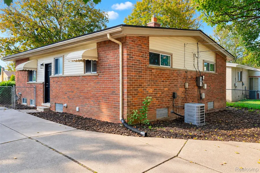 8723 Clippert ST, Taylor, MI 48180 - #2