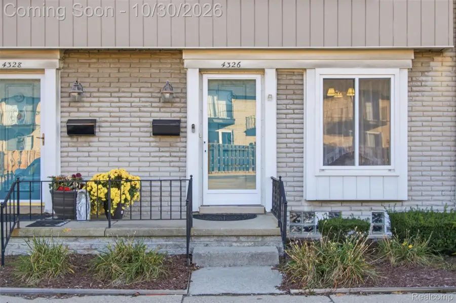 4326 15 Mile RD, Sterling Heights, MI 48310 - #2