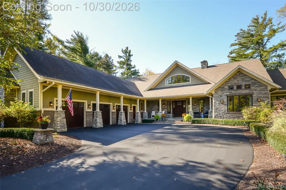 5744 Wyndam LN, Brighton, MI 48116 - #1