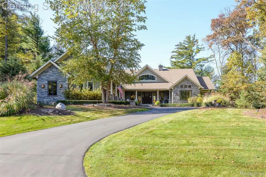 5744 Wyndam LN, Brighton, MI 48116 - #3