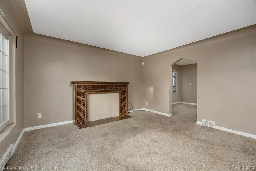 18306 Mendota ST, Detroit, MI 48221 - #2