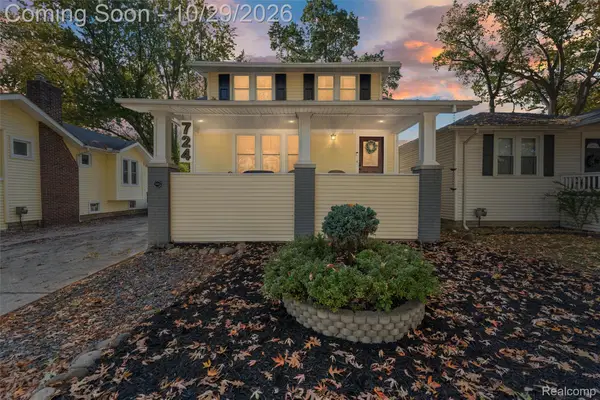 724 Gardenia AVE, RoyalOak, MI 48067
