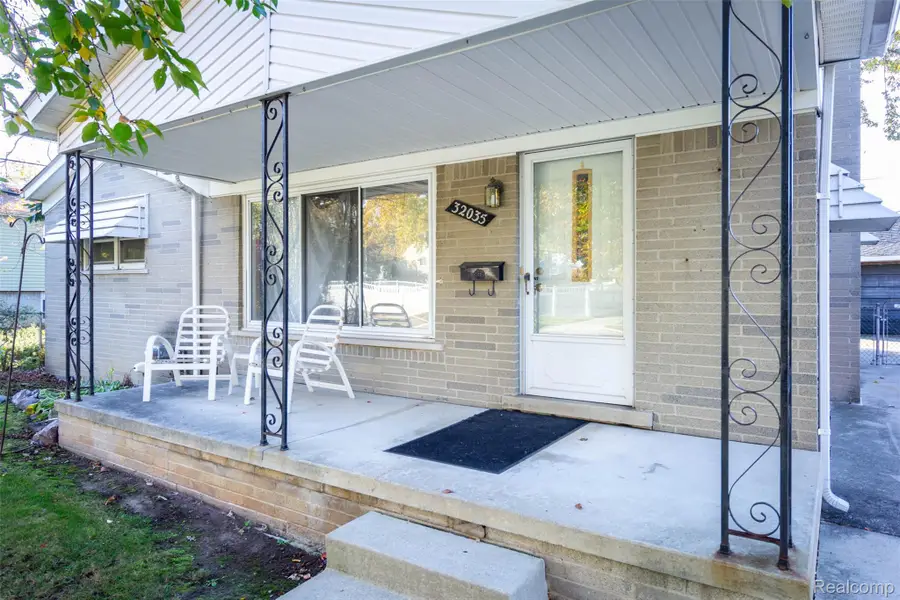 32035 Hees ST, Livonia, MI 48150 - #3
