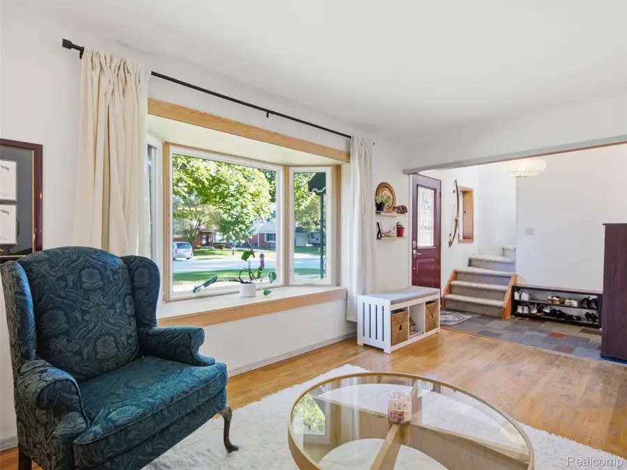 1405 W Elmwood AVE, Clawson, MI 48017 - #3