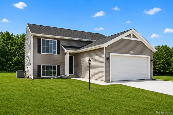 3187 Wild Orchid LN, Burton, MI 48519