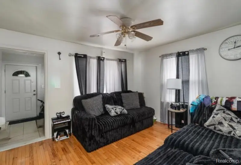 11204 Sherman AVE, Warren, MI 48089 - #3