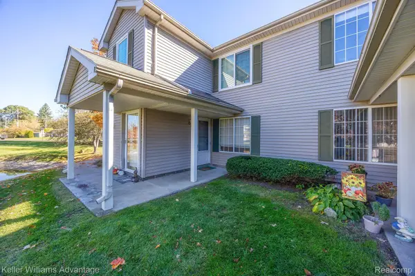 5020 Amhurst CT  # 38, Waterford, MI 48327