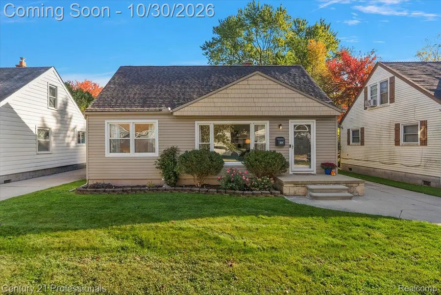 409 S Chocolay AVE, Clawson, MI 48017 - #2