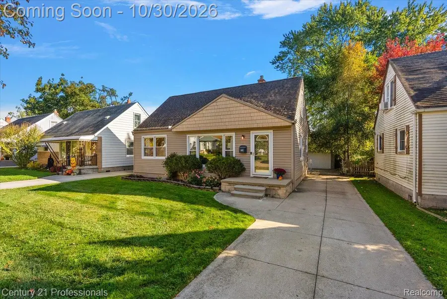 409 S Chocolay AVE, Clawson, MI 48017 - #3