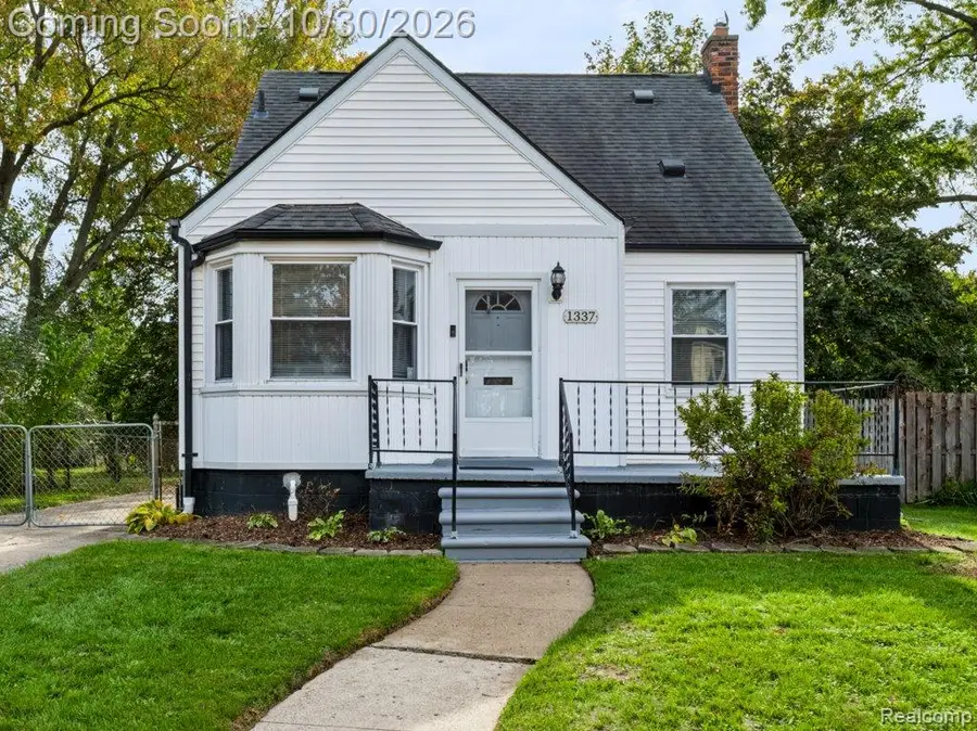 1337 Pearson ST, Ferndale, MI 48220 - #2