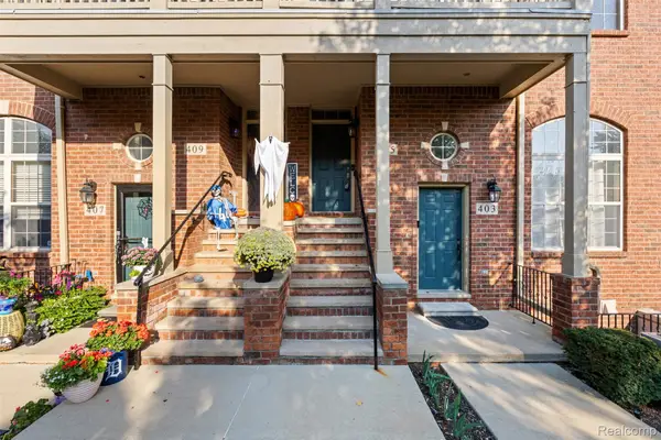 405 Old Pine Way WAY 11, WalledLake, MI 48390