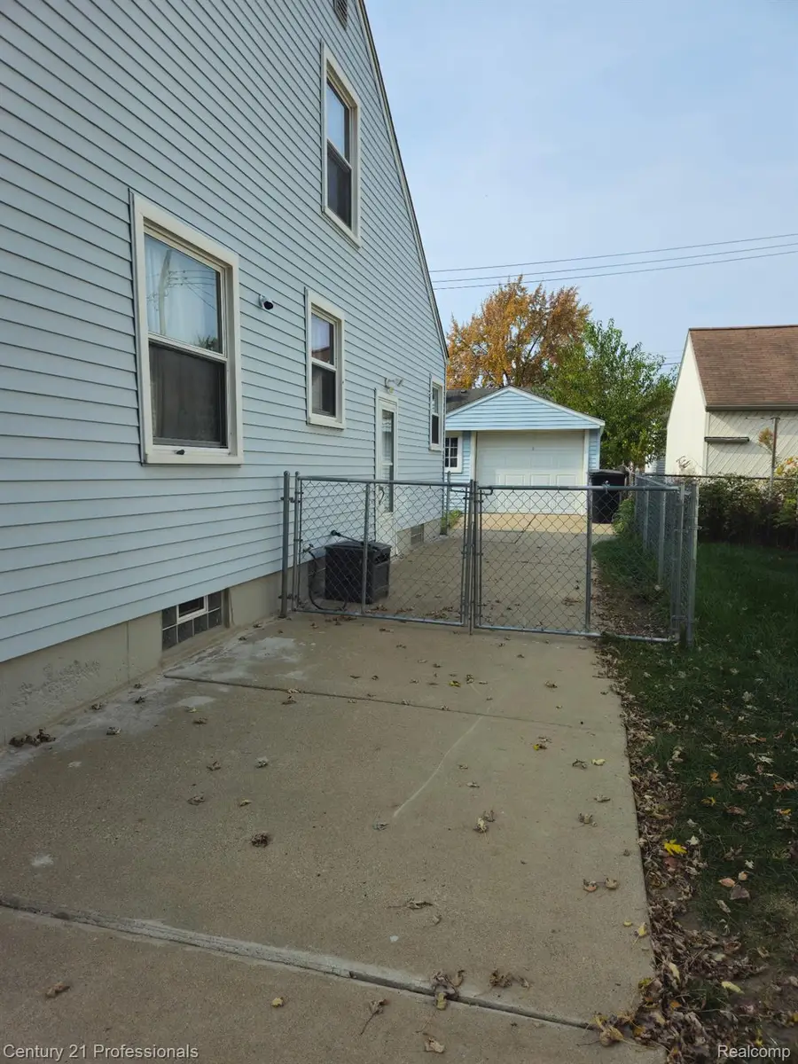 4012 18th ST, Wyandotte, MI 48192 - #3