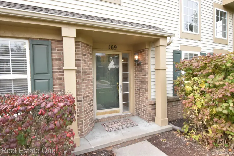 169 S Vista, Auburn Hills, MI 48326 - #3
