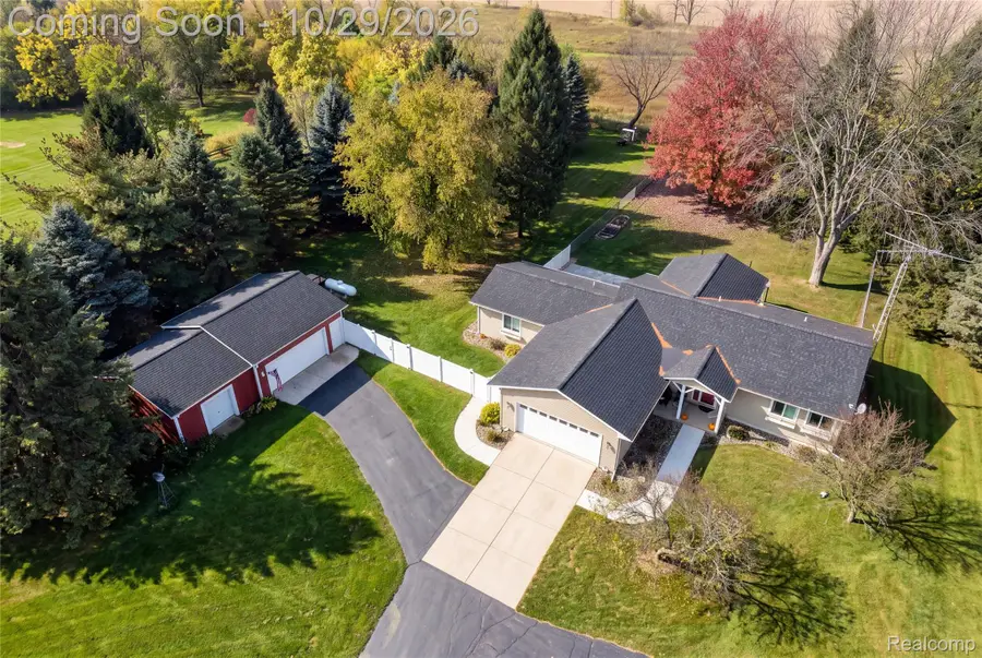 7247 Nicholson RD, Fowlerville, MI 48836 - #2
