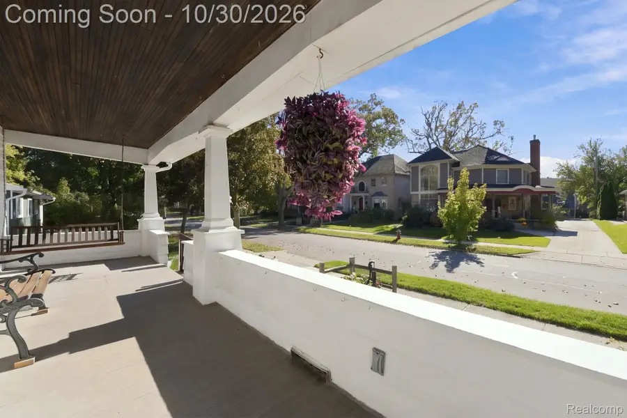 411 Hawthorn AVE, Royal Oak, MI 48067 - #3