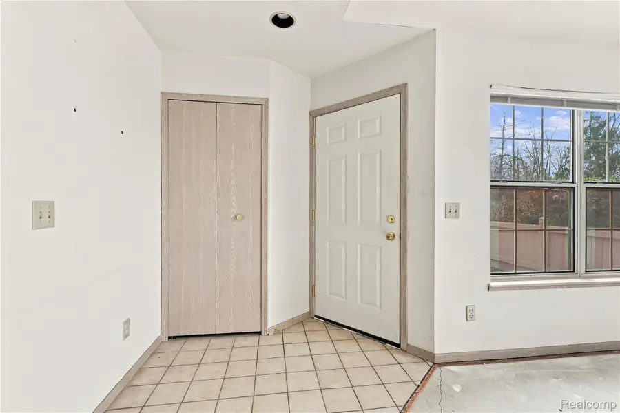 614 Perry Creek DR  # 7, Grand Blanc, MI 48439 - #3