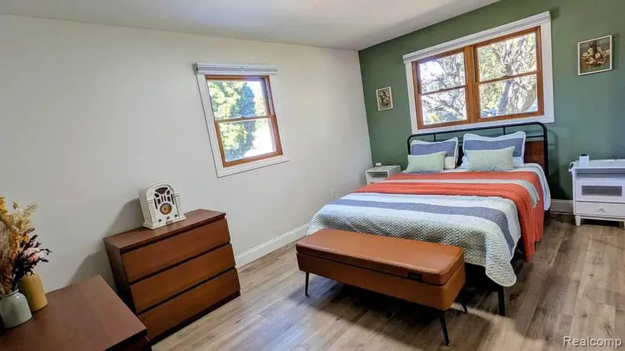 305 Grant ST, Auburn, MI 48611 - #2