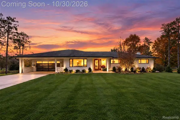 2945 Oakland Oaks, Oakland, MI 48363