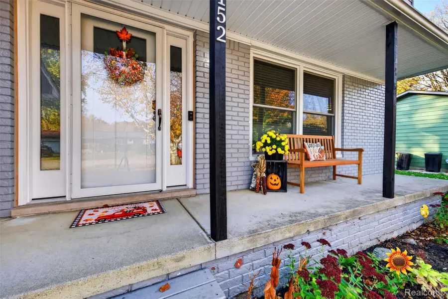 7152 Sherwood LN, Davison, MI 48423 - #2