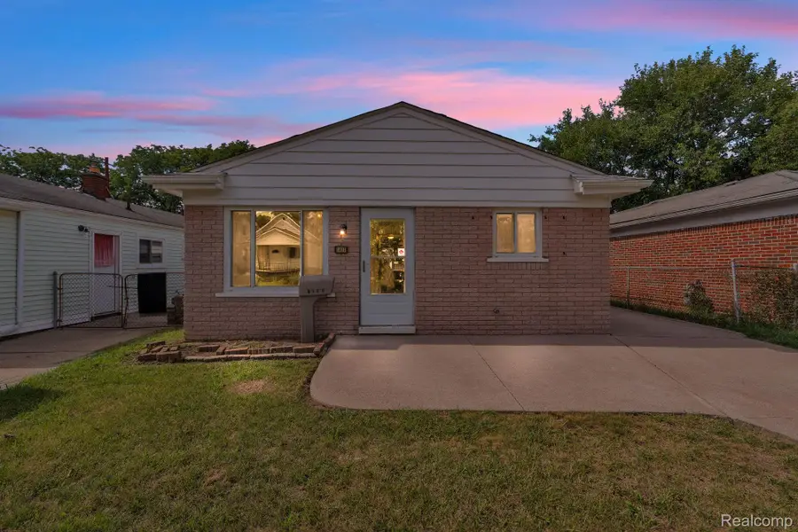 1433 Reo AVE, Lincoln Park, MI 48146 - #2