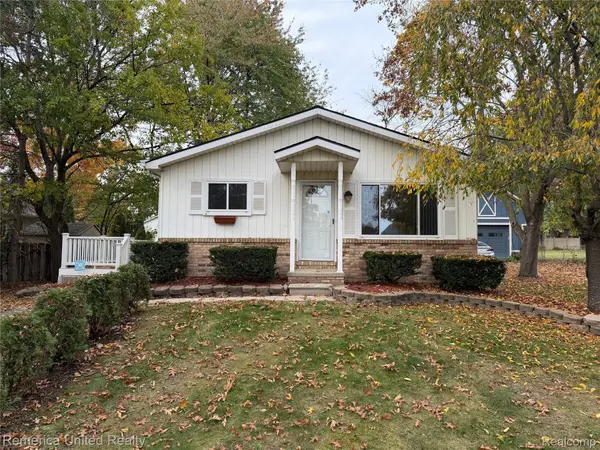 5096 Walker DR, Brighton, MI 48114