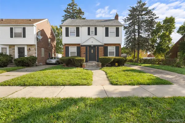 8560 Sorrento ST, Detroit, MI 48228