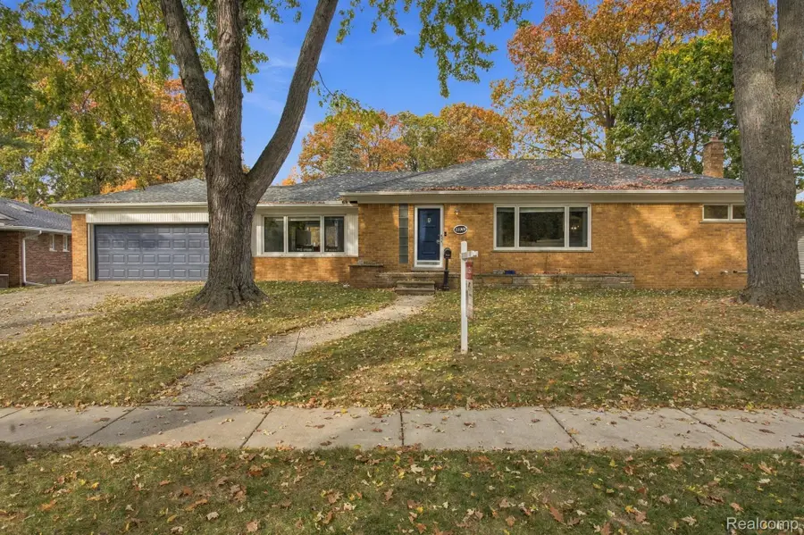 34006 Hampshire ST, Livonia, MI 48154 - #2