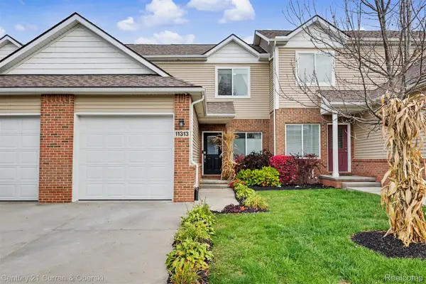 11313 Woodruff Lake DR, Brighton, MI 48116