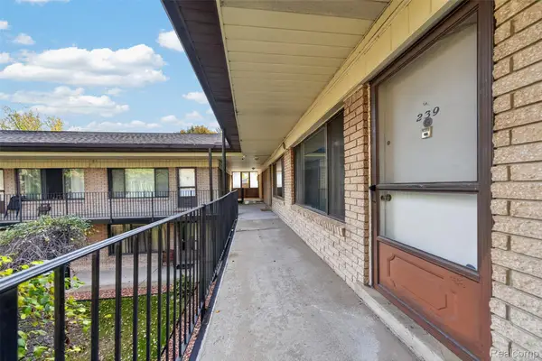 995 N Cass Lake RD 1 # #239, Waterford, MI 48328