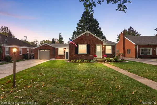 22100 OConnor ST, StClairShores, MI 48080