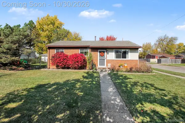 320 University AVE, SouthLyon, MI 48178