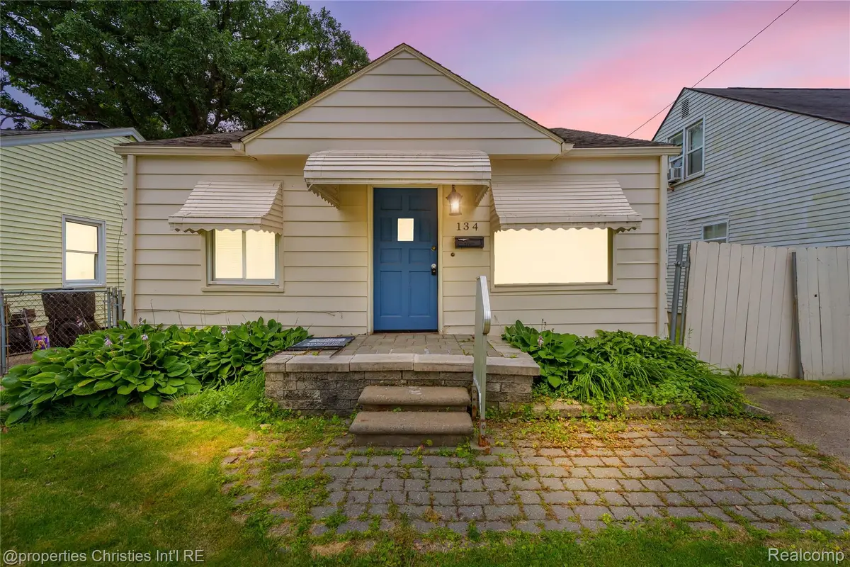 134 E Brockton AVE, Madison Heights, MI 48071 - #1