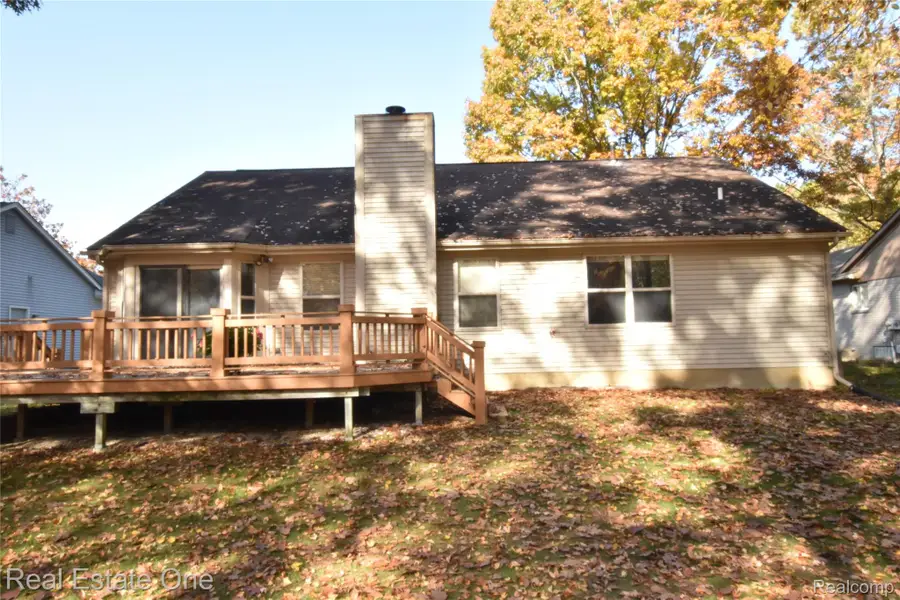 519 River Ridge DR, Waterford, MI 48327 - #3