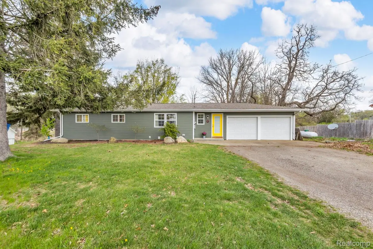 11050 Erie RD, Parma, MI 49269 - #1