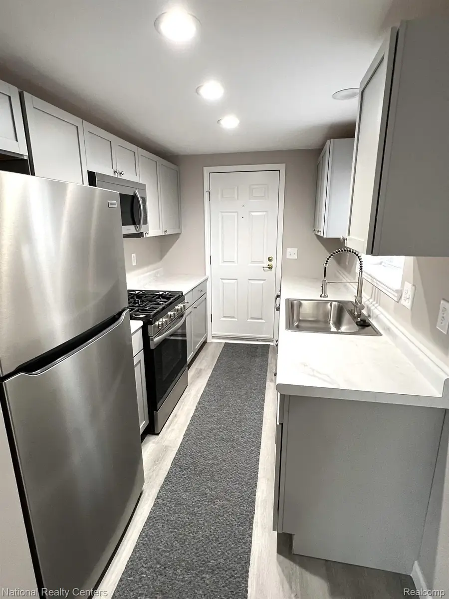 7519 ZOBL, Fair Haven, MI 48023 - #3