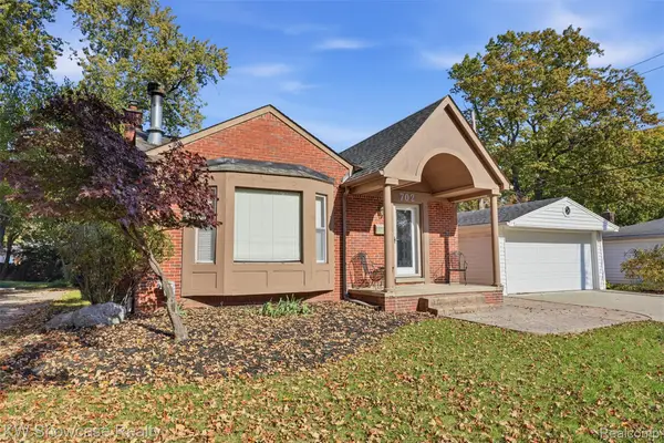 702 Butternut AVE, RoyalOak, MI 48073