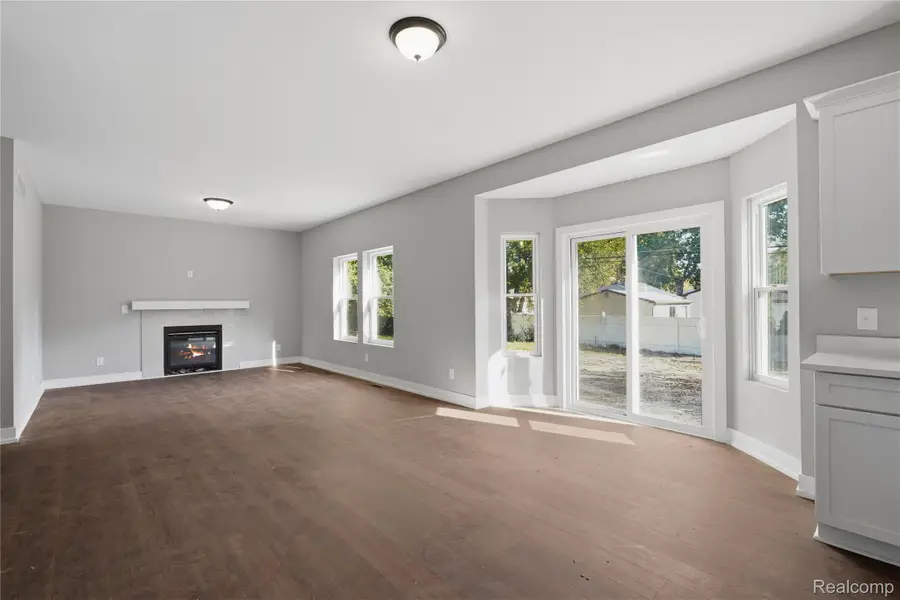 18252 Lathers ST, Livonia, MI 48152 - #2