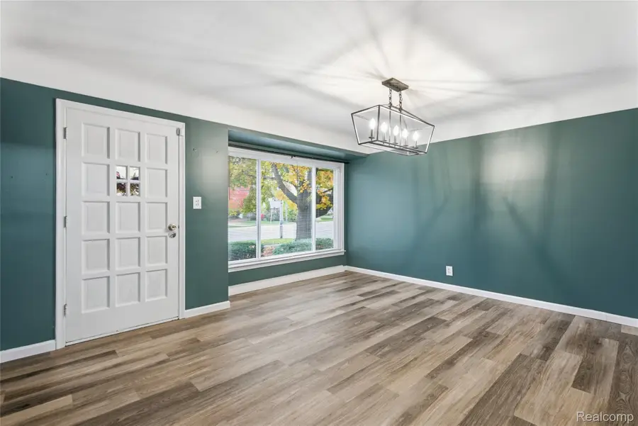 8475 Miller RD, Swartz Creek, MI 48473 - #2