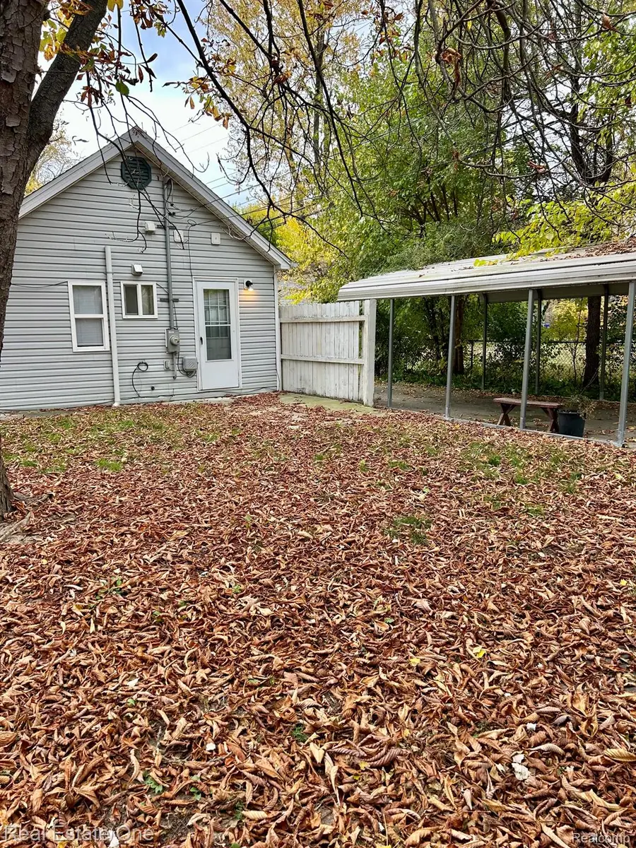 2853 Peerless AVE, Waterford, MI 48328 - #2