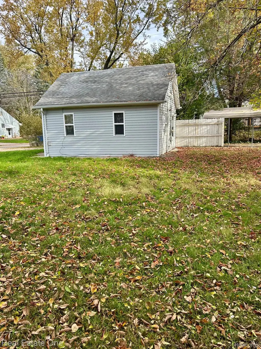2853 Peerless AVE, Waterford, MI 48328 - #3