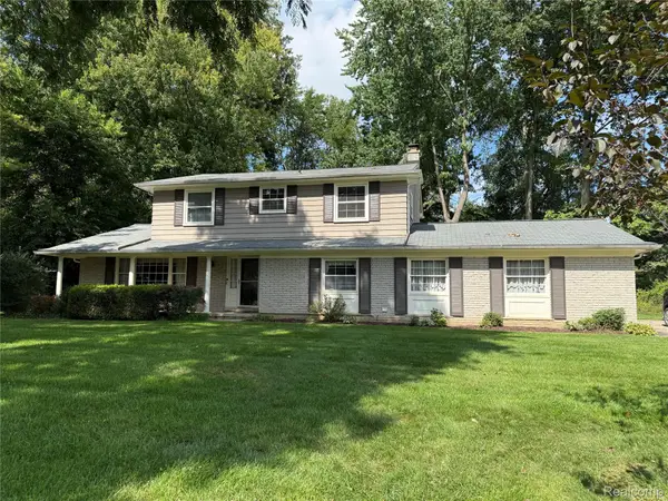 353 Broadleaf DR, Rochester, MI 48306