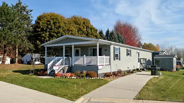 11015 Quail Run CT, SouthLyon, MI 48178
