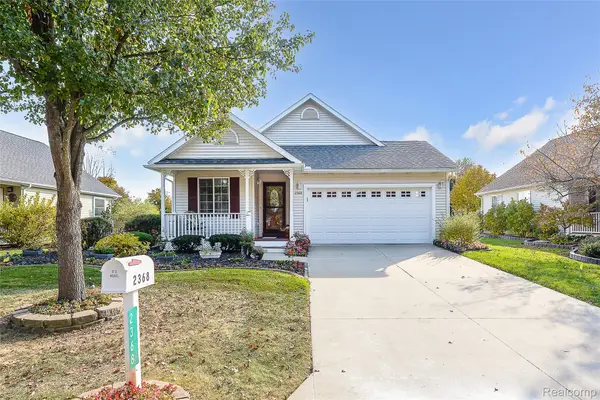 2368 Spartans TRL, Pinckney, MI 48169