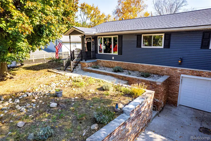 1815 Manorhaven ST, Ortonville, MI 48462 - #2