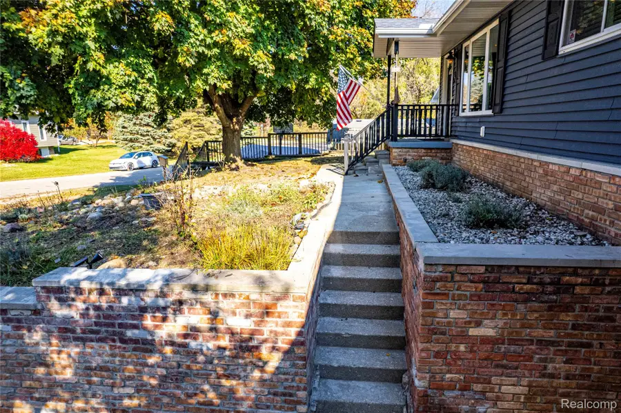 1815 Manorhaven ST, Ortonville, MI 48462 - #3