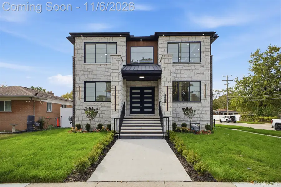 5859 N Evangeline ST, Dearborn Heights, MI 48127 - #2
