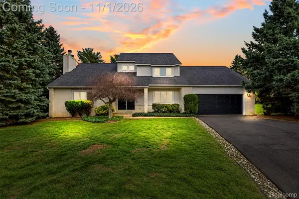 8613 Andorra CT, WhiteLake, MI 48386